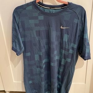 Men’s Nike Workout Top